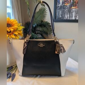 COACH Ava Leather Shoulder Bag in Black and Cream with Exotic Trim -Like New